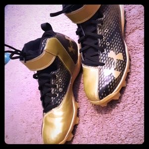Under armour boys cleats